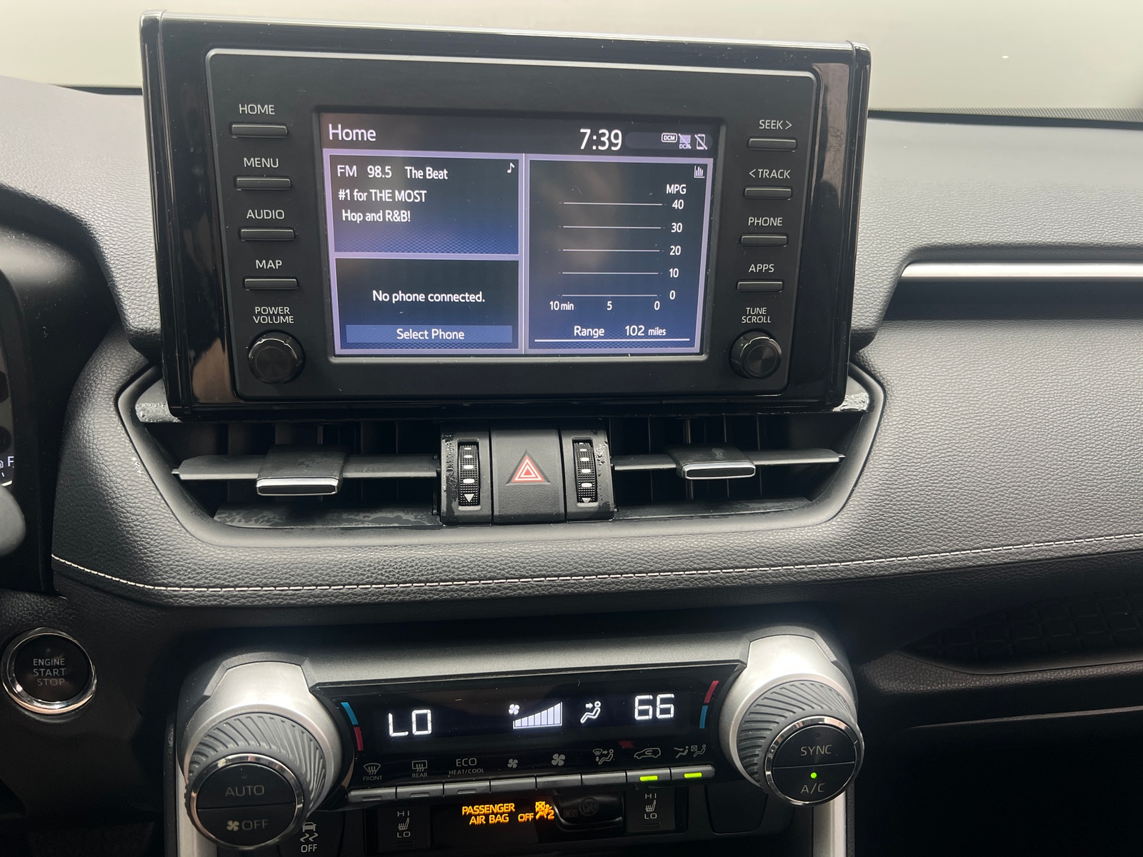Thumbnail: 2019 Toyota RAV4 - 3
