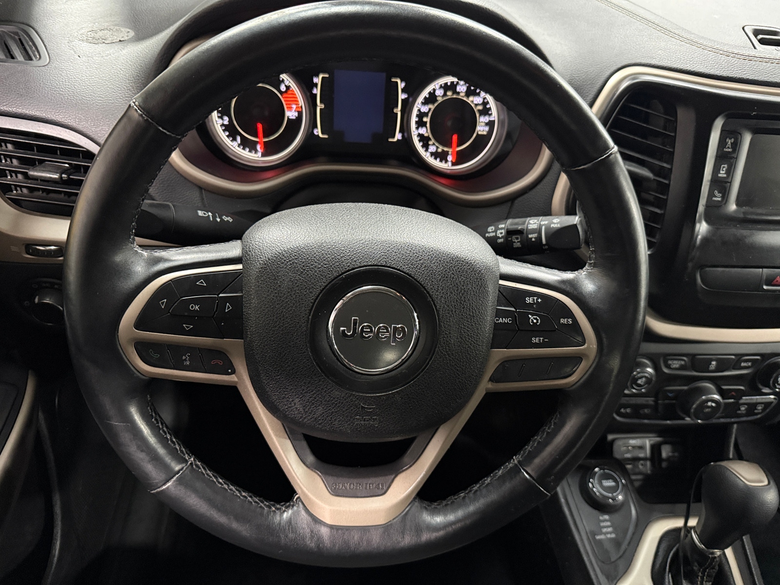 Thumbnail: 2017 Jeep Cherokee - 5
