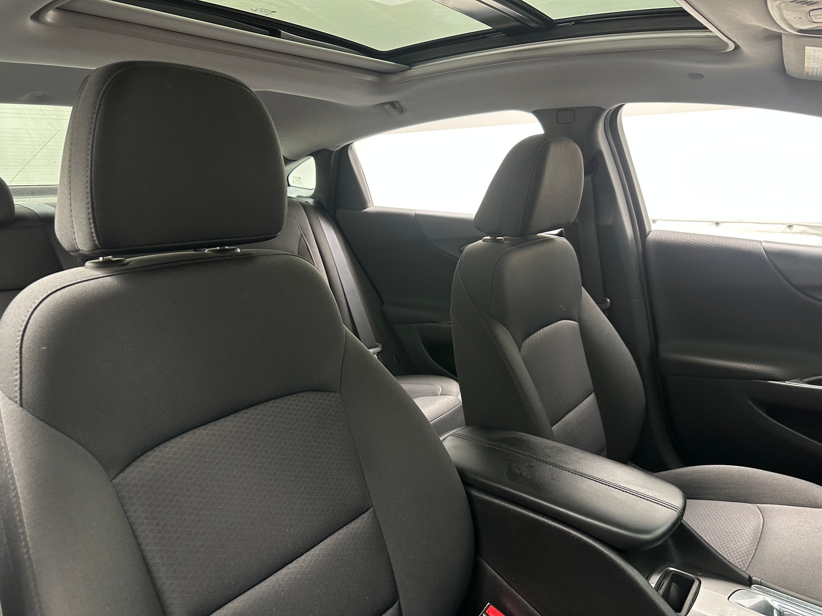 Thumbnail: 2018 Chevrolet Malibu - 2