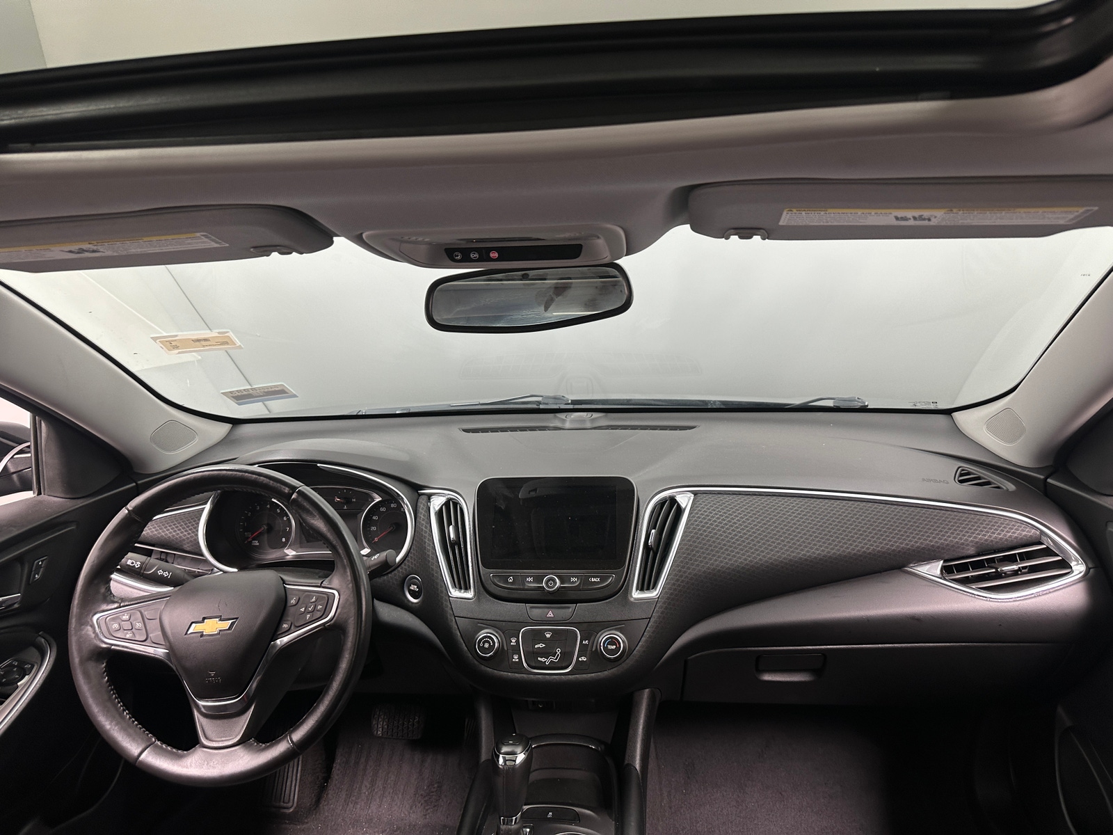 Thumbnail: 2018 Chevrolet Malibu - 3