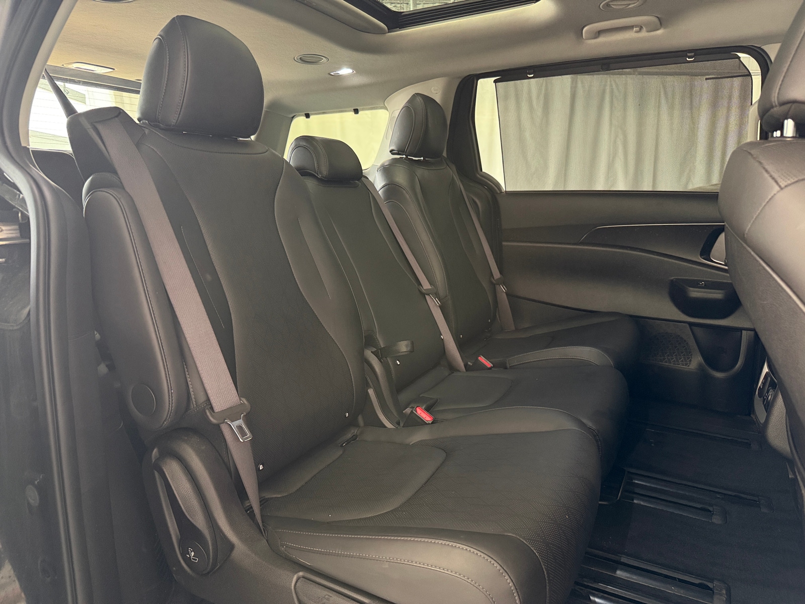 Thumbnail: 2025 Kia Carnival - 5