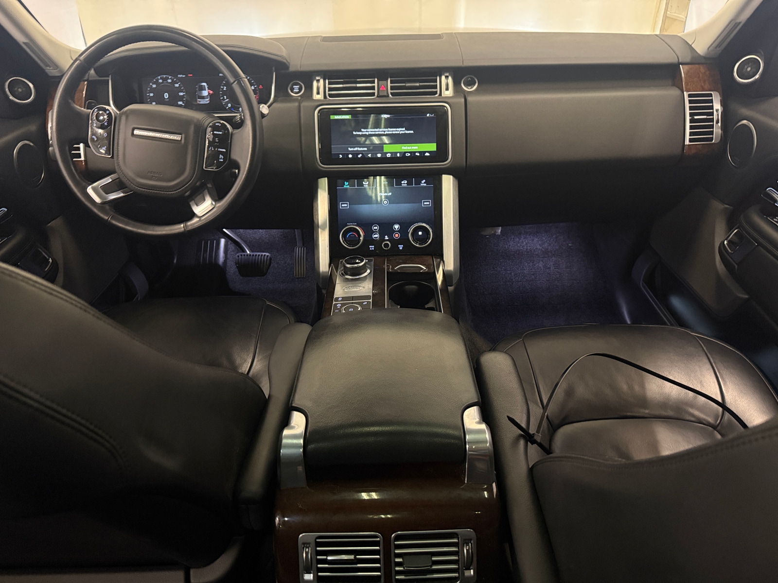 Thumbnail: 2020 Land Rover Range Rover - 2