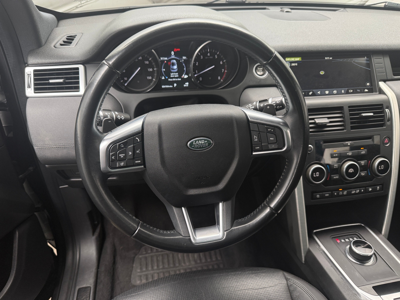 Thumbnail: 2018 Land Rover Discovery Sport - 4