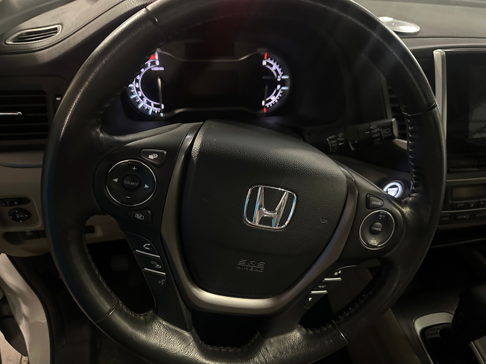 Thumbnail: 2016 Honda Pilot - 4