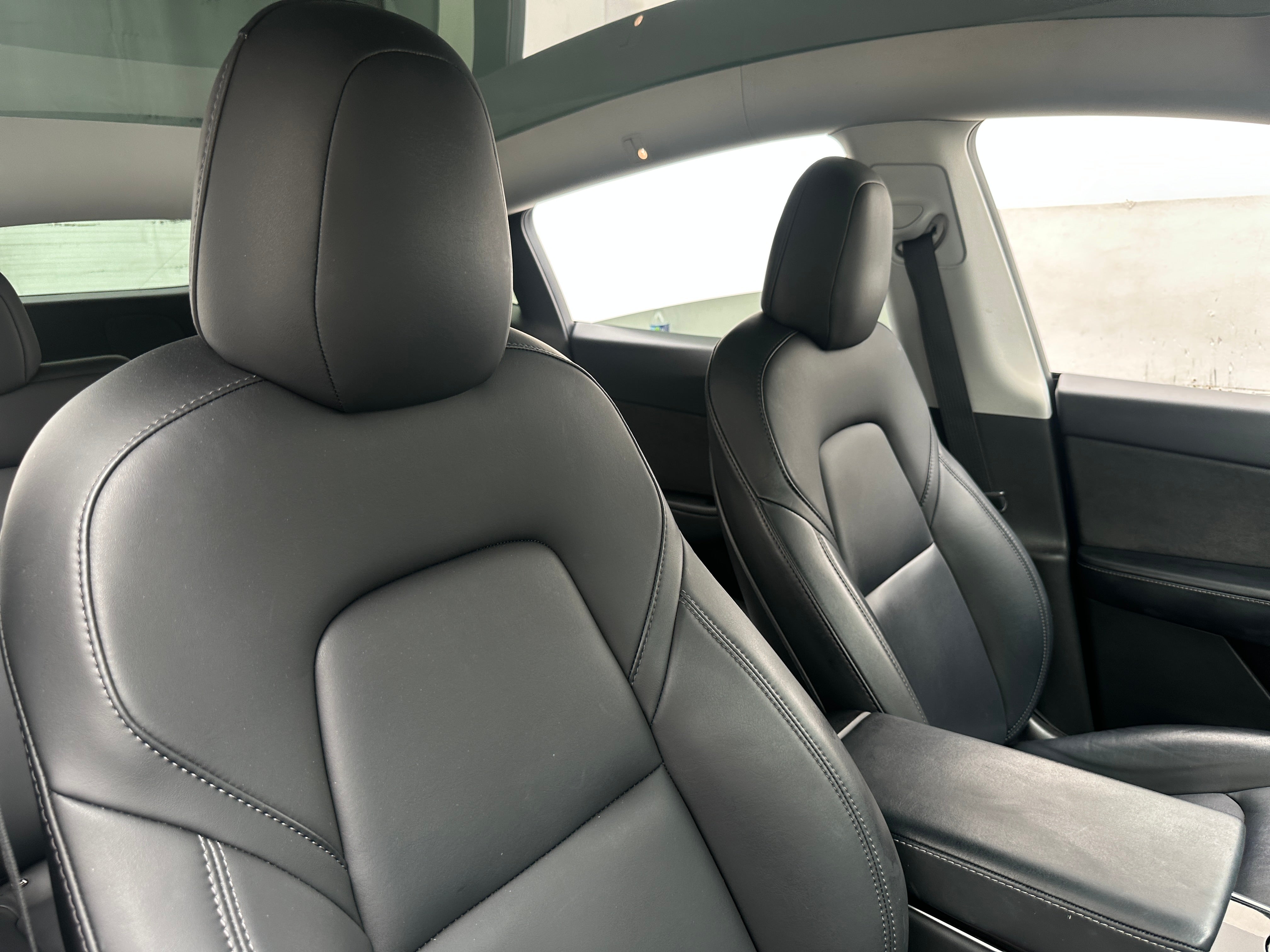 Used 2021 Tesla Model Y Long Range with VIN 5YJYGDEE1MF118012 for sale in Oak Creek, WI