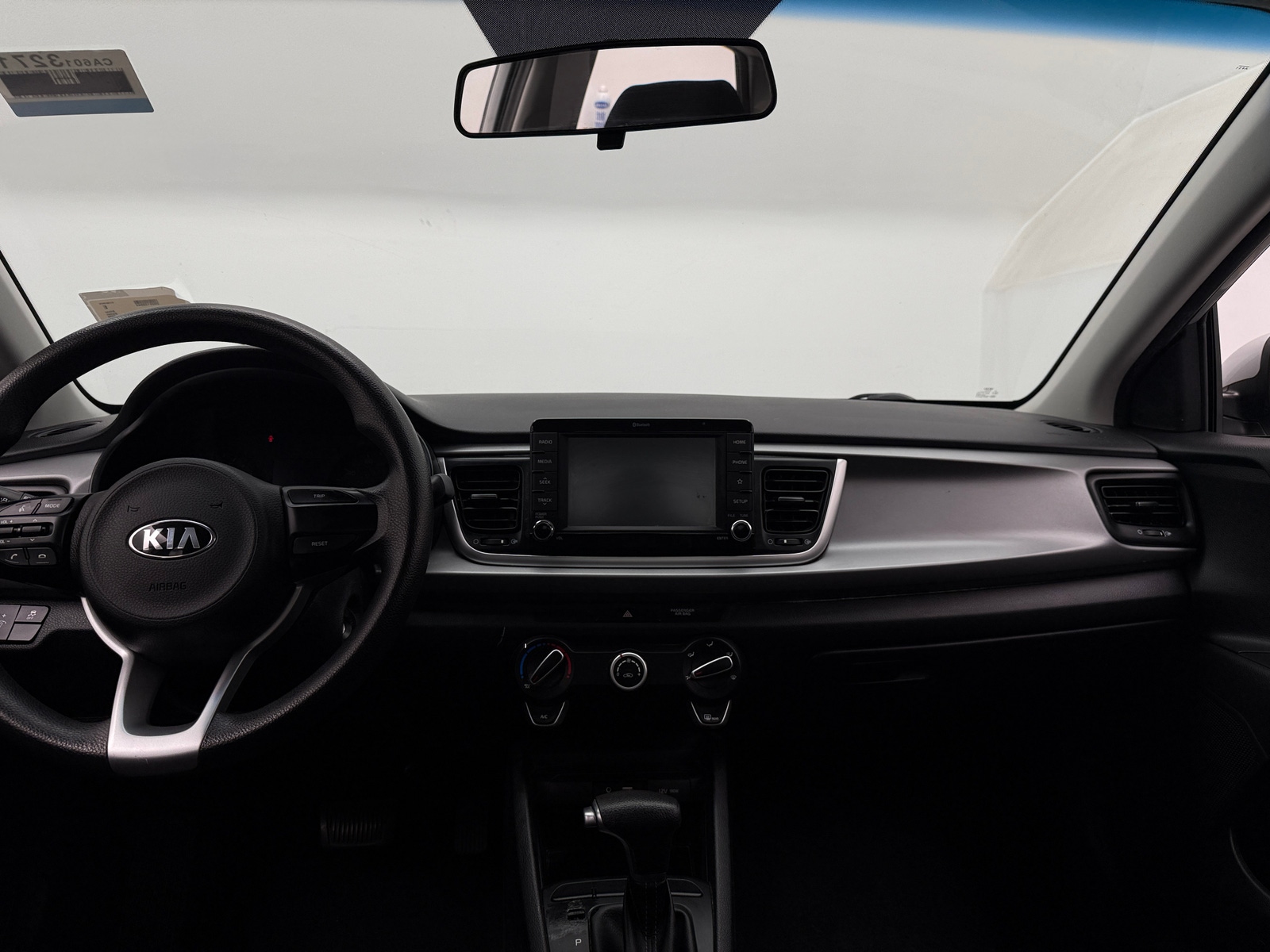 Thumbnail: 2020 Kia Rio - 3