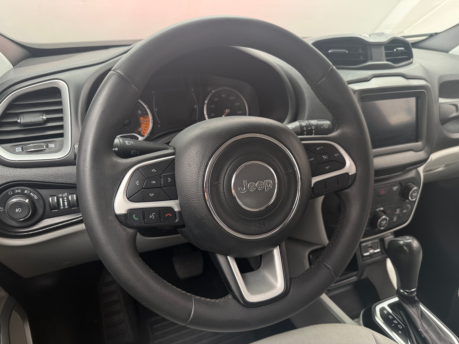 Thumbnail: 2018 Jeep Renegade - 5