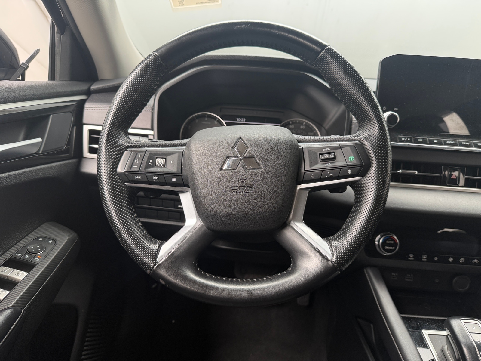 Thumbnail: 2024 Mitsubishi Outlander - 4