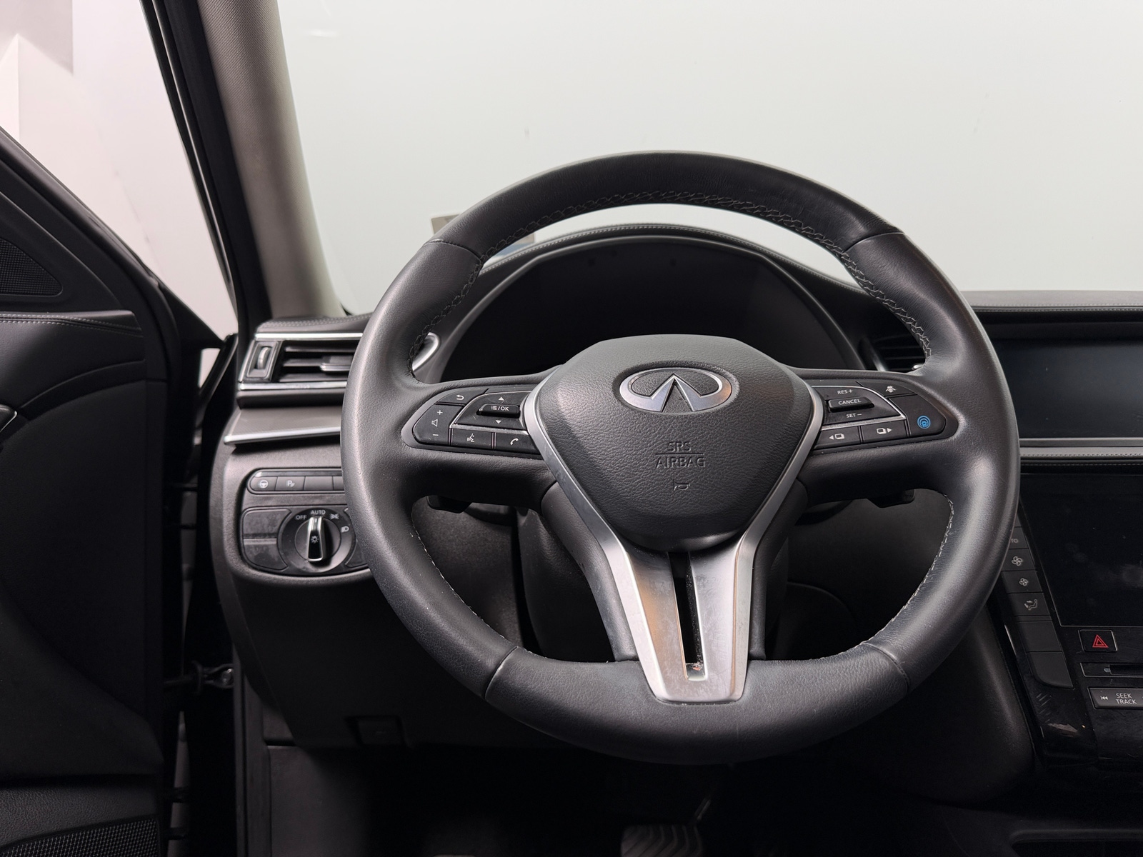Thumbnail: 2024 INFINITI QX50 - 4