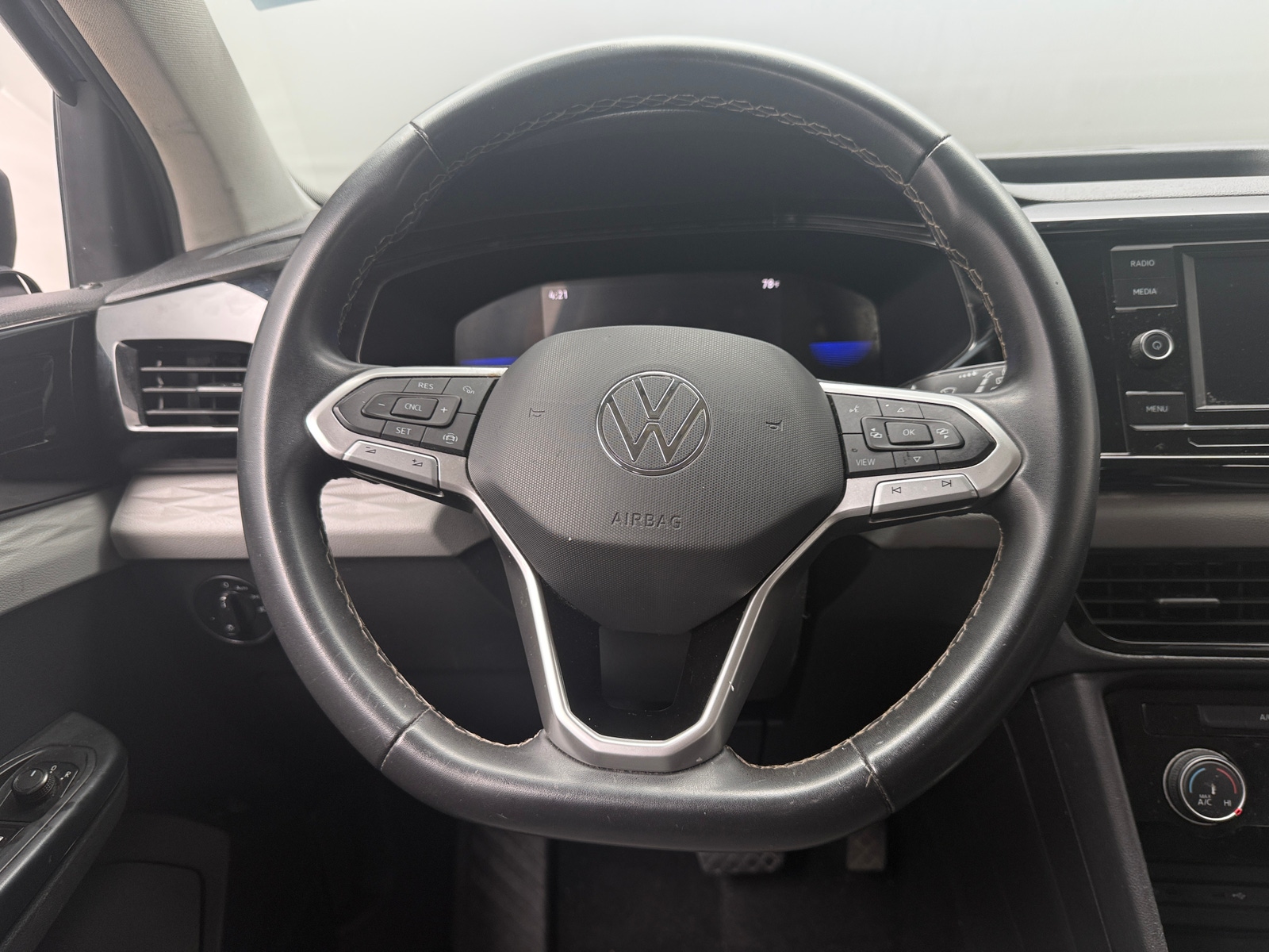 Thumbnail: 2023 Volkswagen Taos - 5