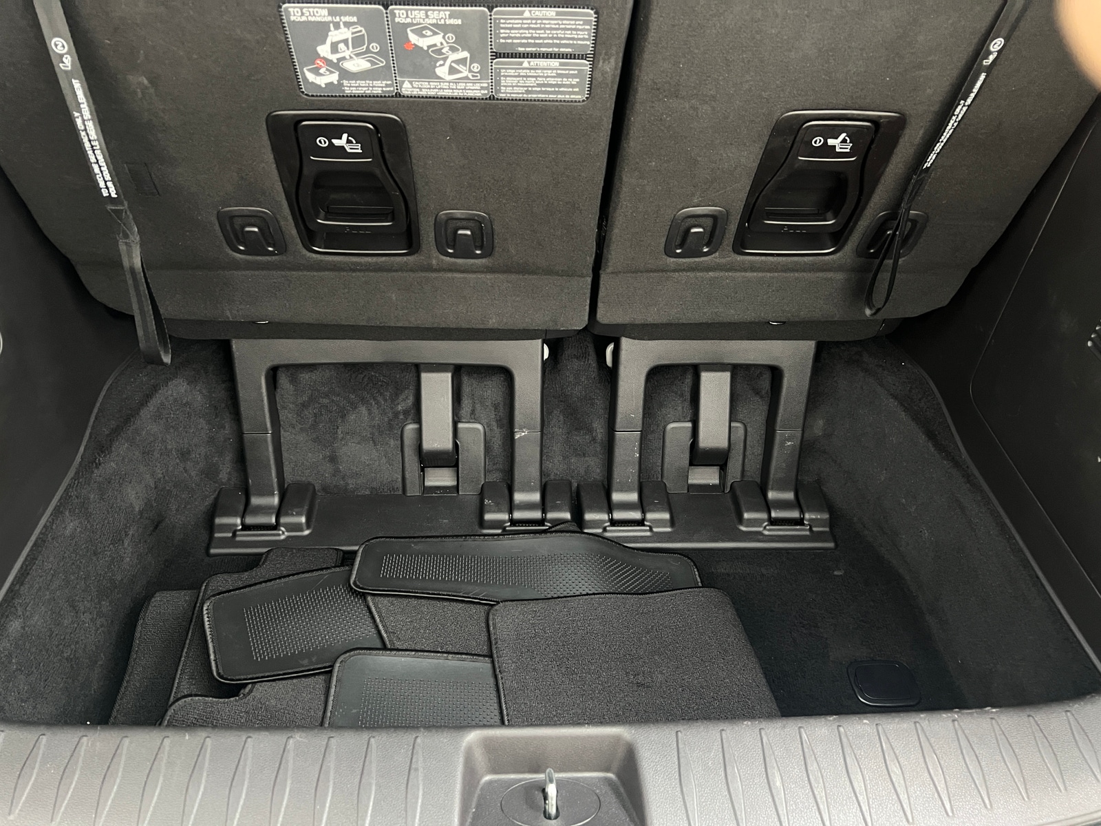 Thumbnail: 2023 Kia Carnival - 6