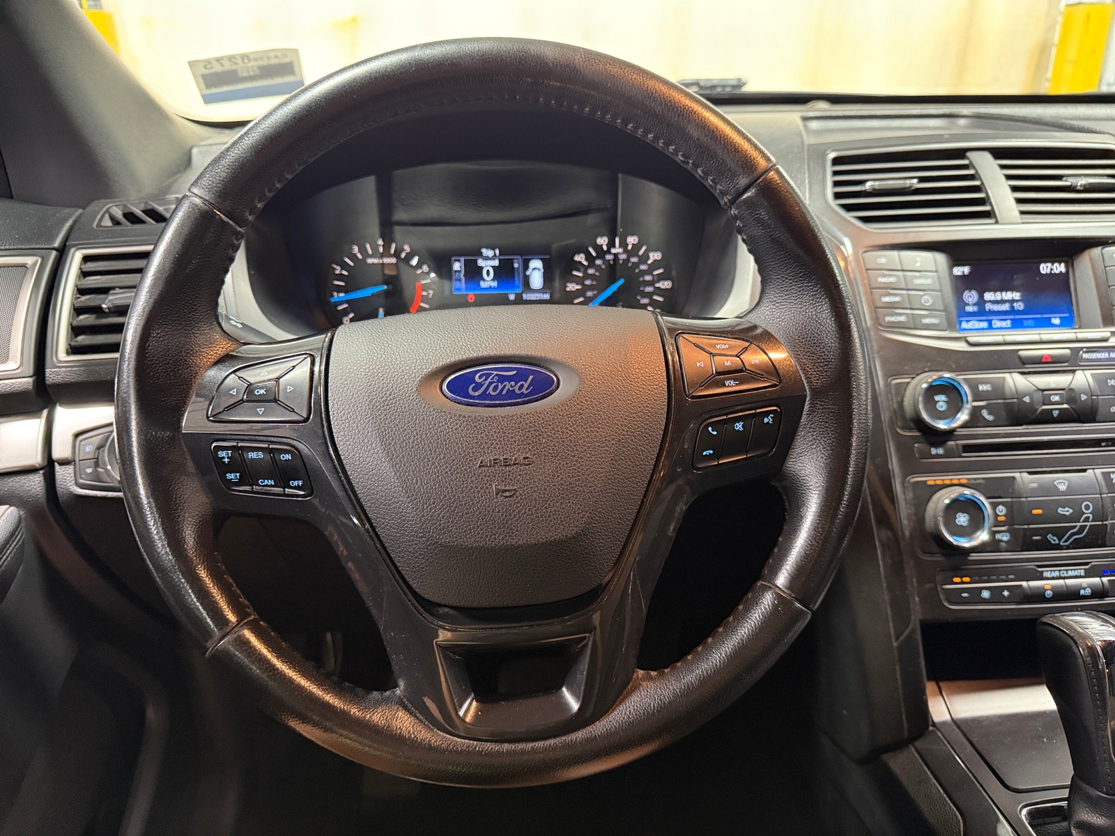 Thumbnail: 2017 Ford Explorer - 5