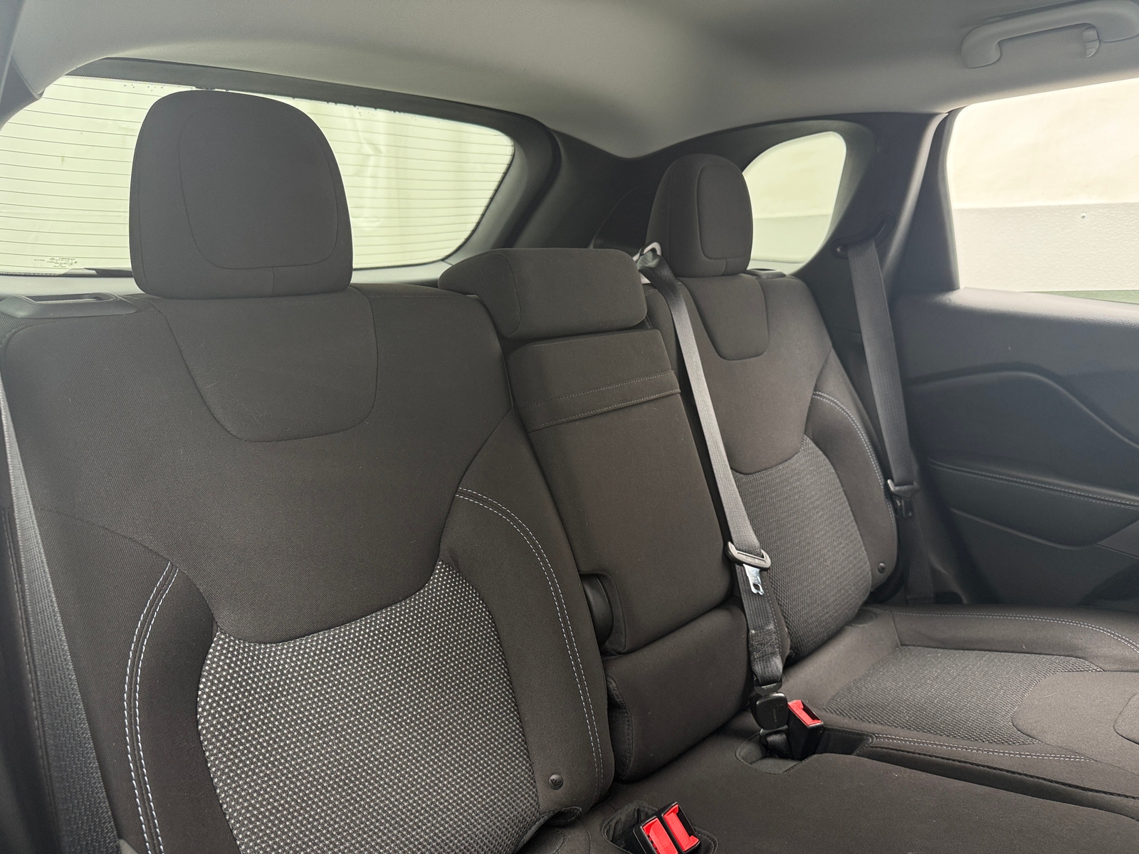 Thumbnail: 2019 Jeep Cherokee - 6