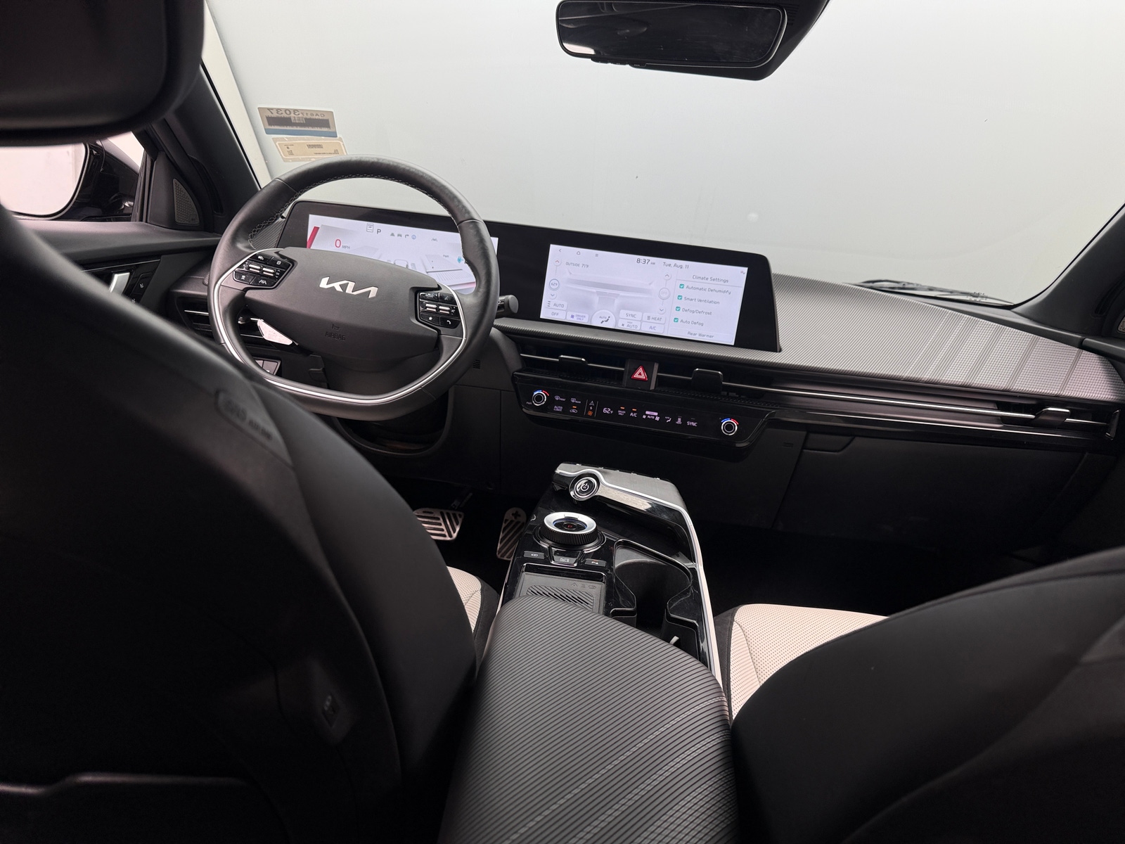 Thumbnail: 2024 Kia EV6 - 2