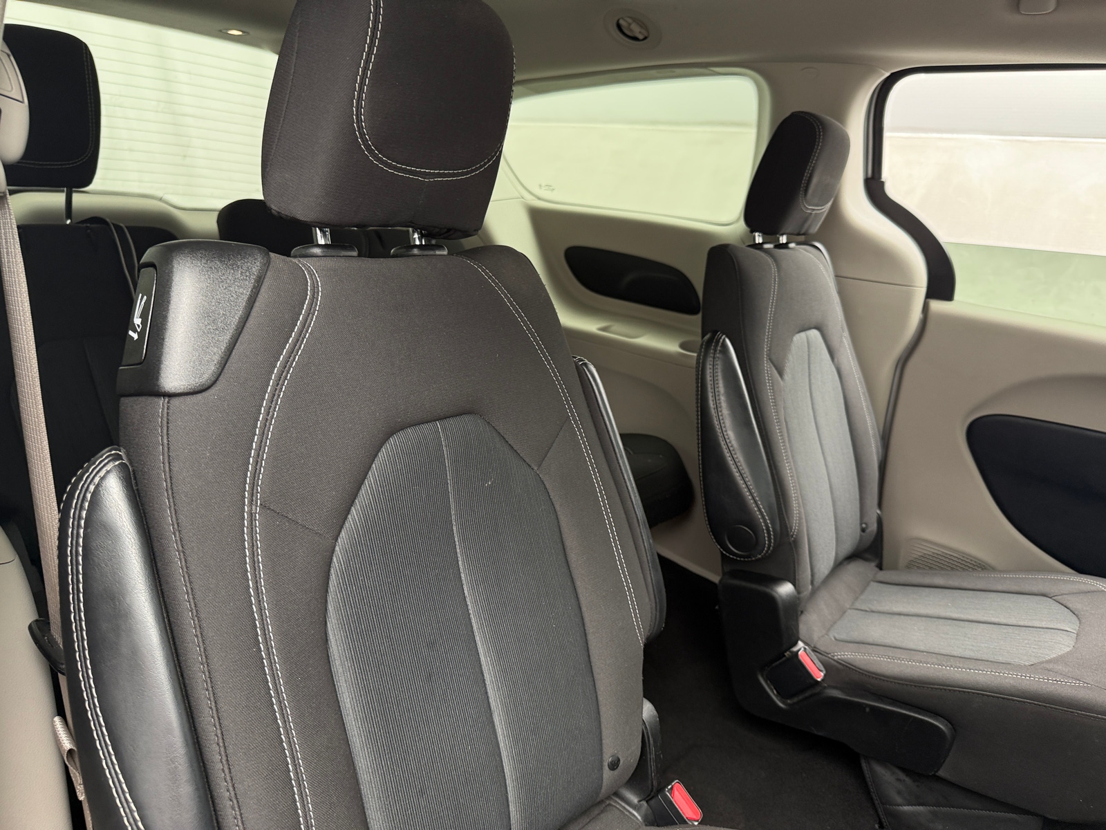 Thumbnail: 2023 Chrysler Voyager - 6