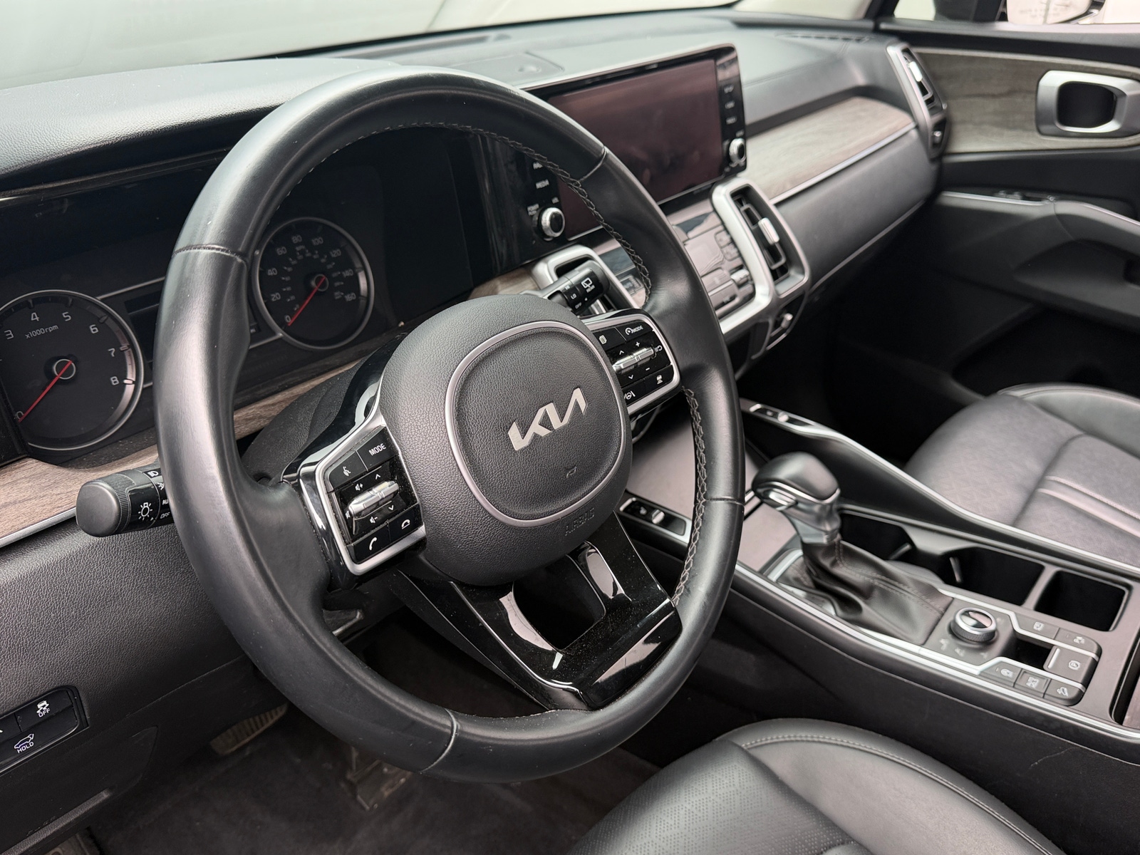 Thumbnail: 2022 Kia Sorento - 4