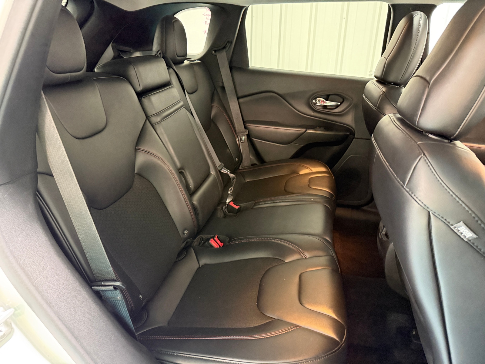 Thumbnail: 2019 Jeep Cherokee - 6
