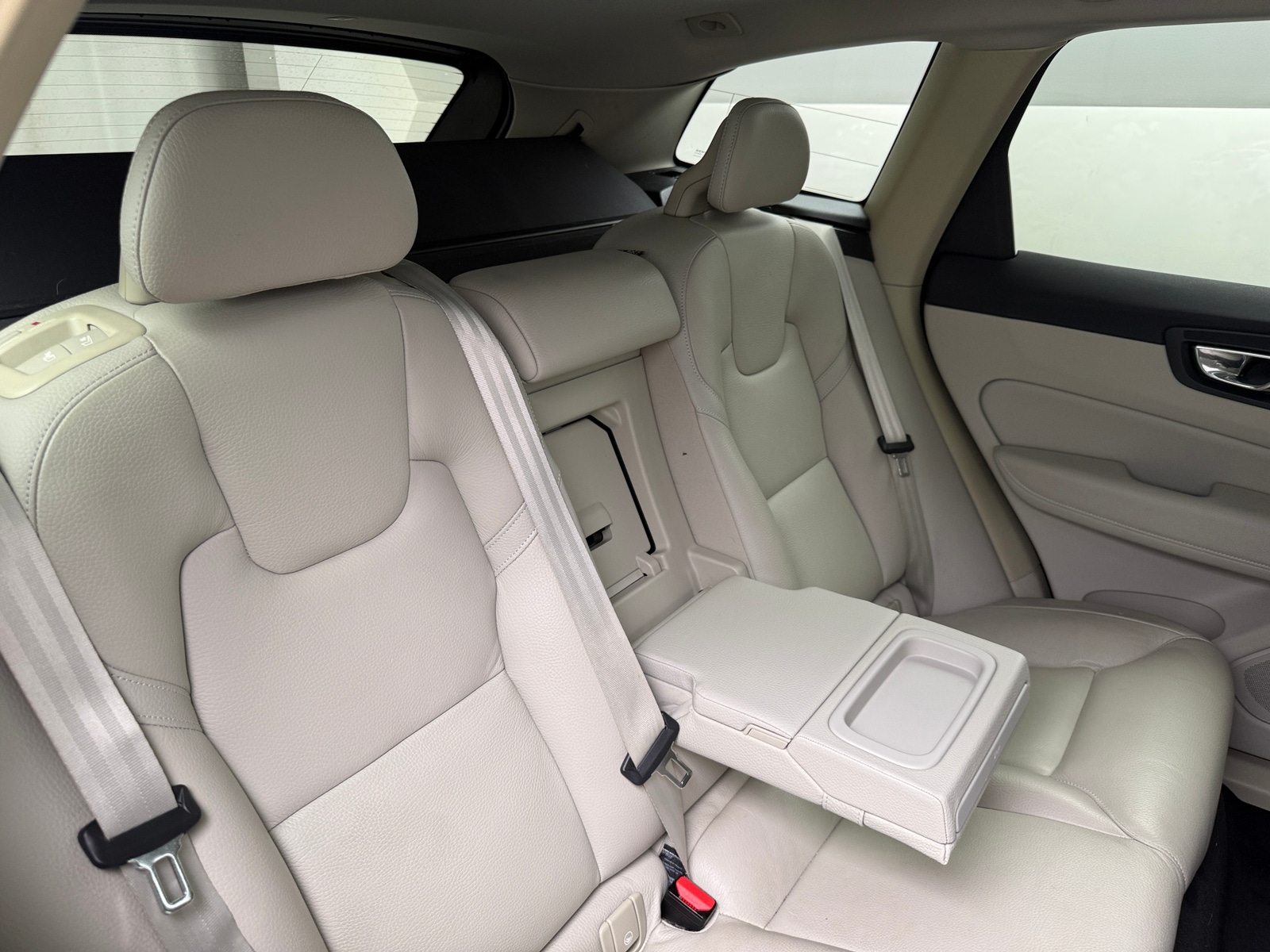 Thumbnail: 2018 Volvo XC60 - 5