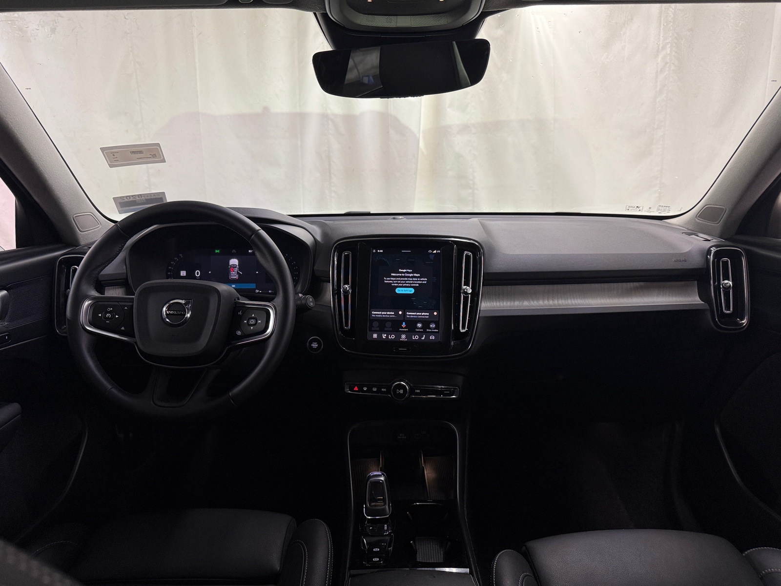 Thumbnail: 2026 Volvo XC40 - 3
