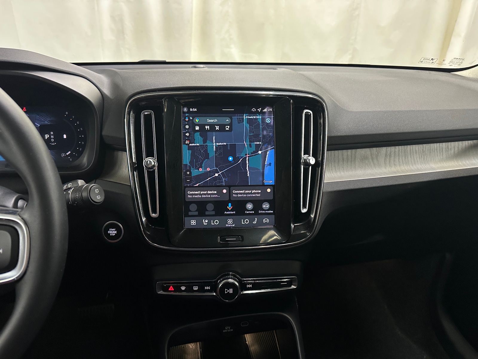 Thumbnail: 2026 Volvo XC40 - 4