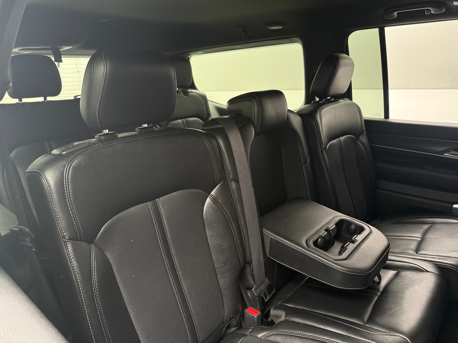 Thumbnail: 2024 Jeep Wagoneer - 5