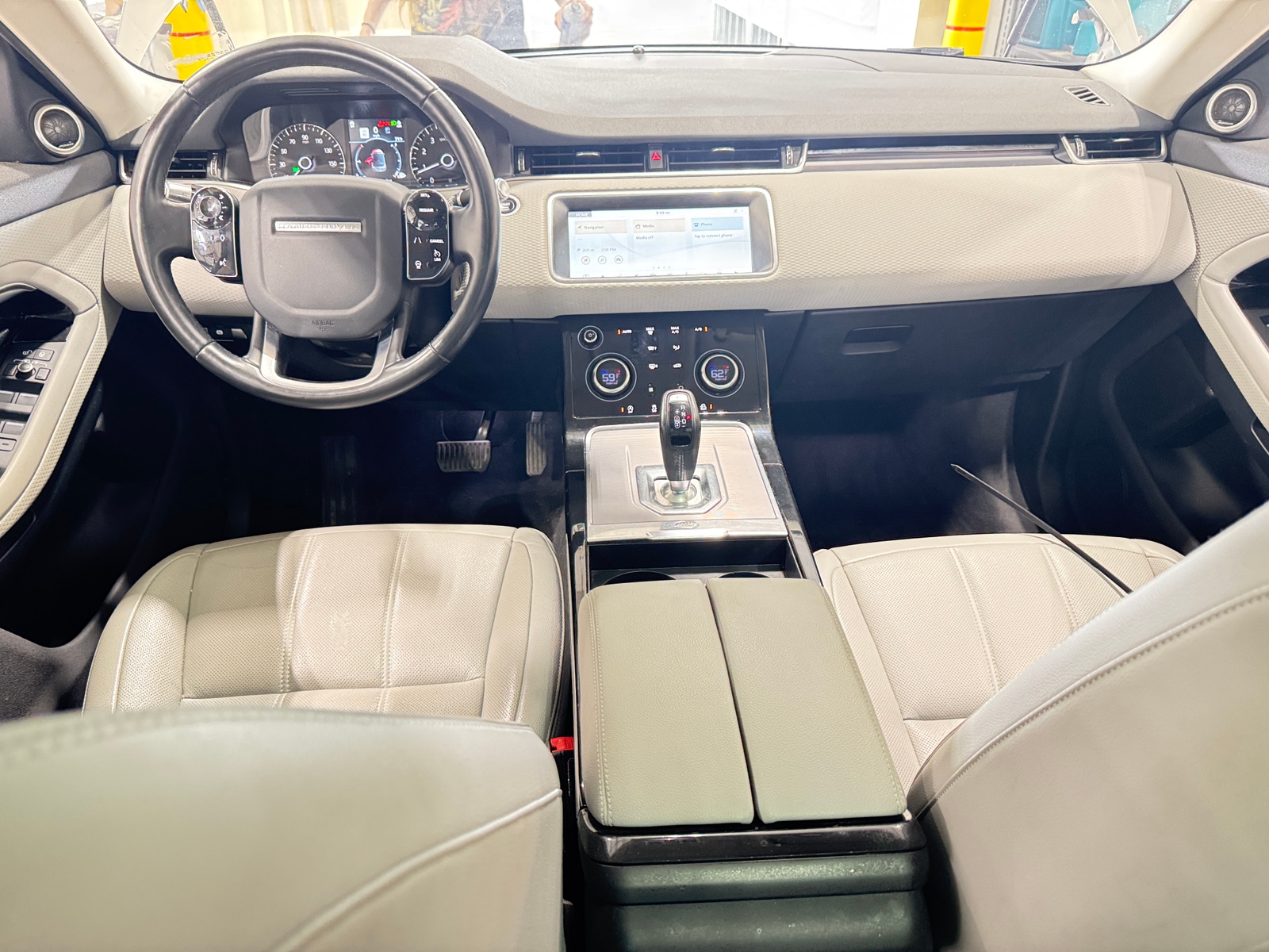 Thumbnail: 2020 Land Rover Range Rover Evoque - 2