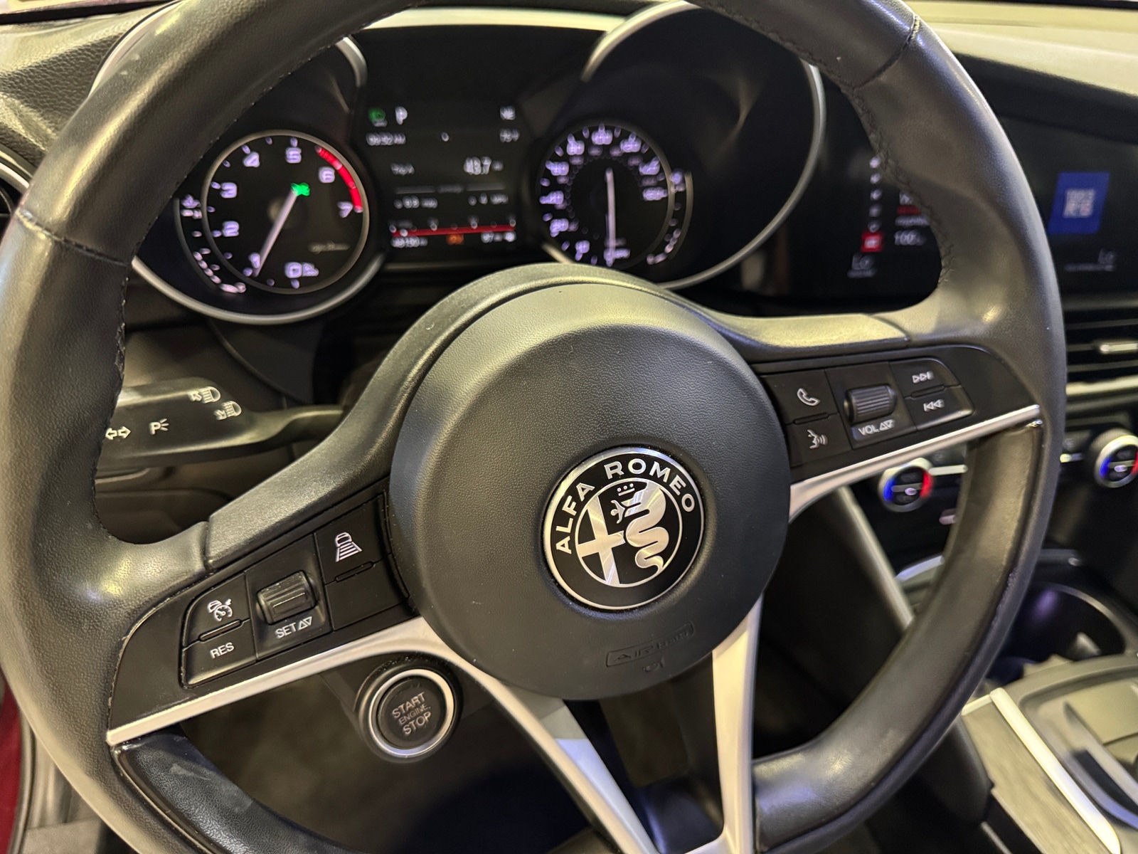 Thumbnail: 2017 Alfa Romeo Giulia - 4