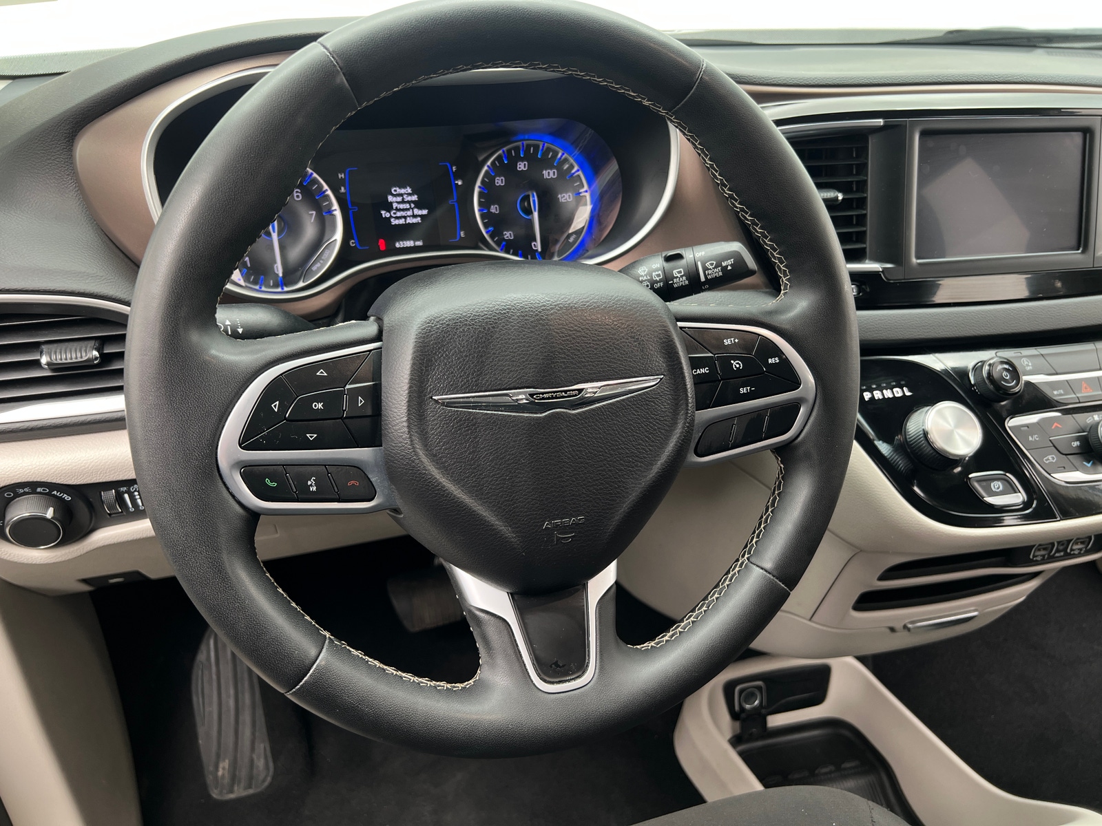 Thumbnail: 2024 Chrysler Voyager - 5