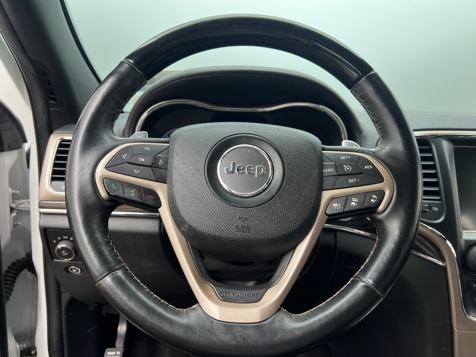 Thumbnail: 2017 Jeep Grand Cherokee - 4