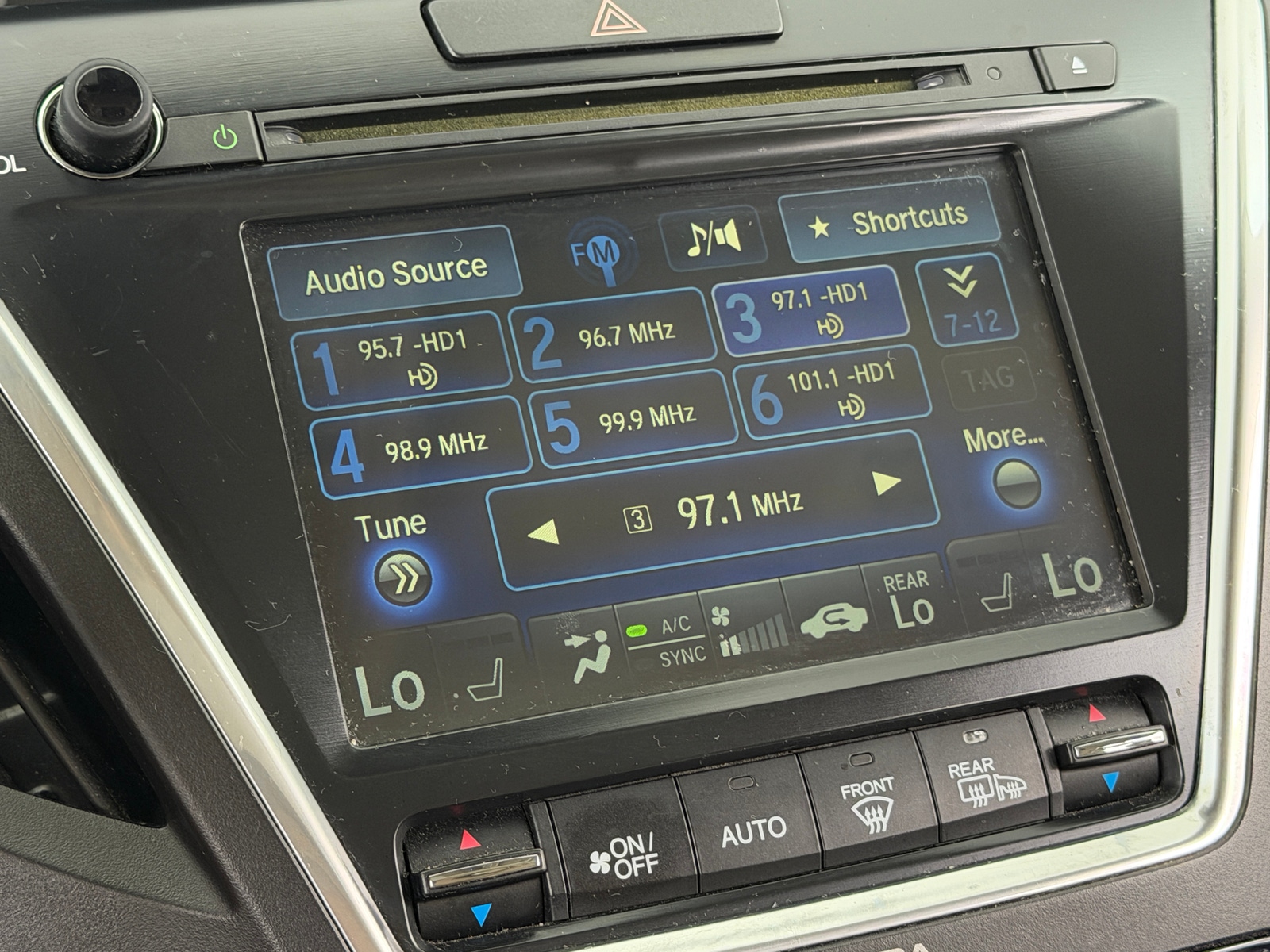 Thumbnail: 2016 Acura MDX - 3