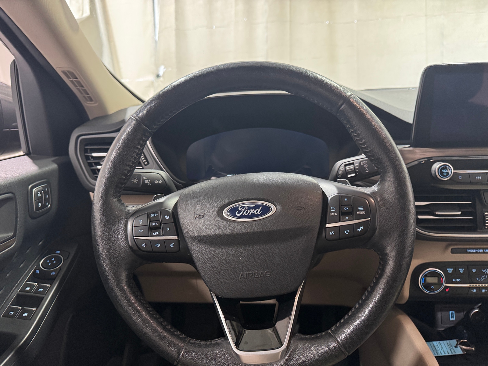Thumbnail: 2020 Ford Escape - 4