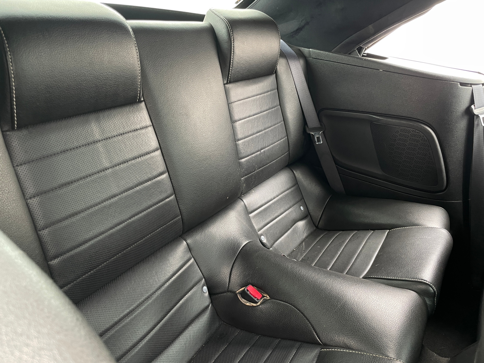 Thumbnail: 2010 Ford Mustang - 6