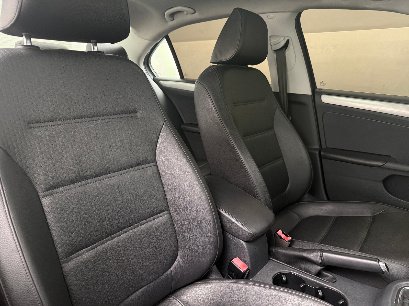 Thumbnail: 2016 Volkswagen Jetta - 2