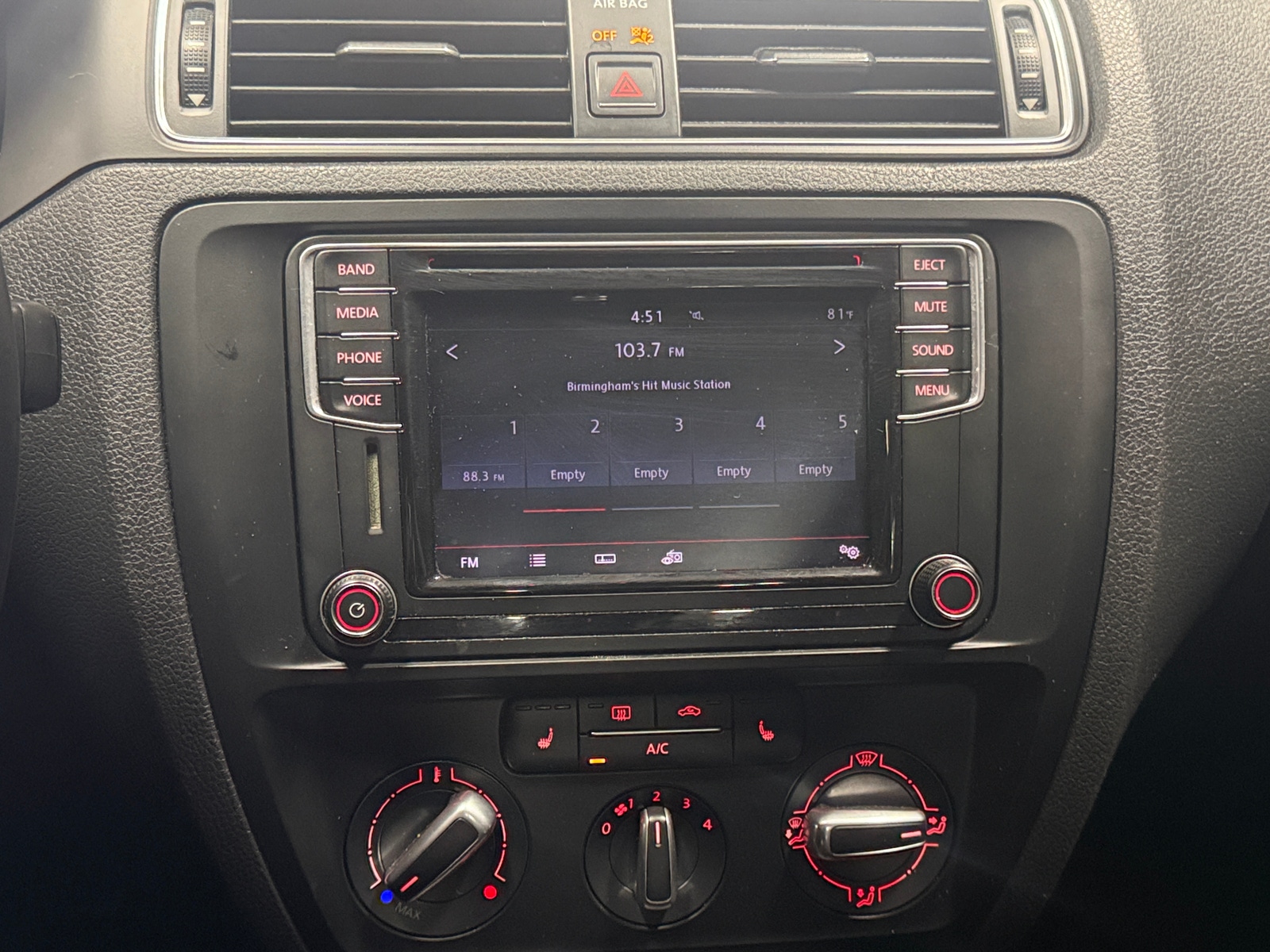 Thumbnail: 2016 Volkswagen Jetta - 4