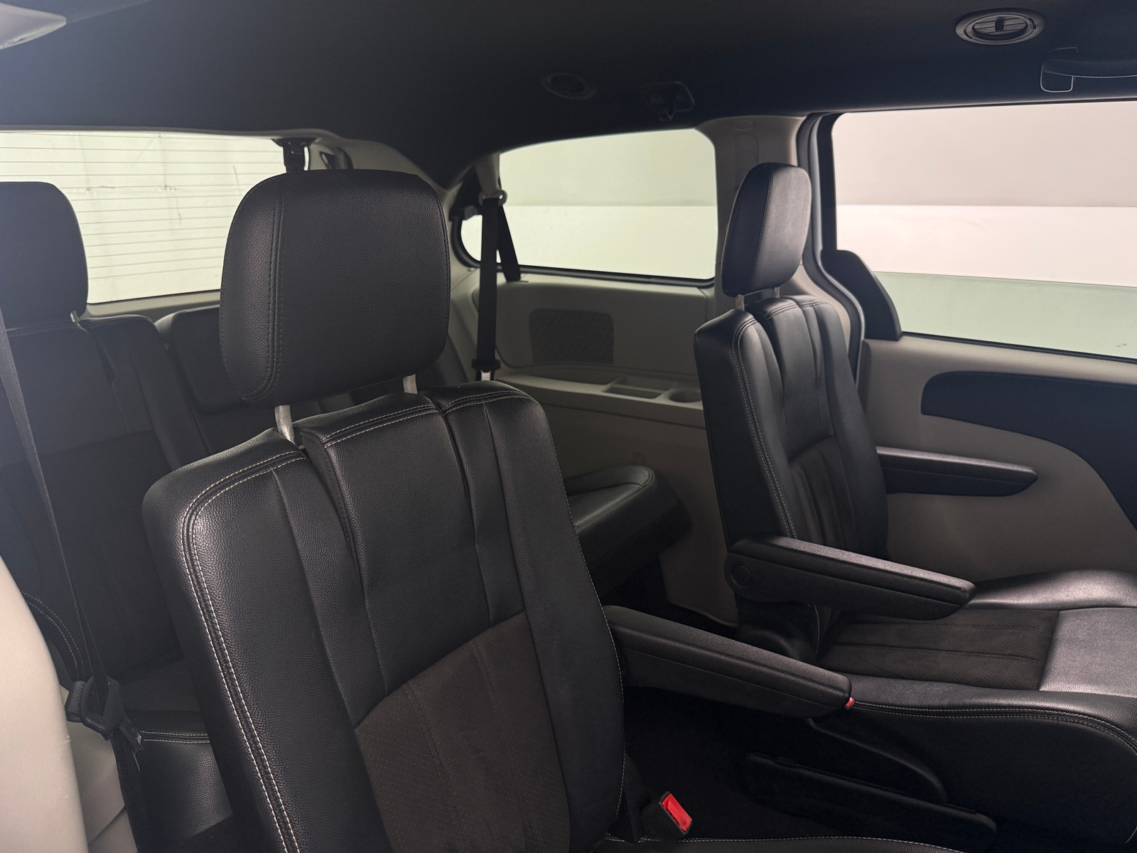 Thumbnail: 2020 Dodge Grand Caravan - 5
