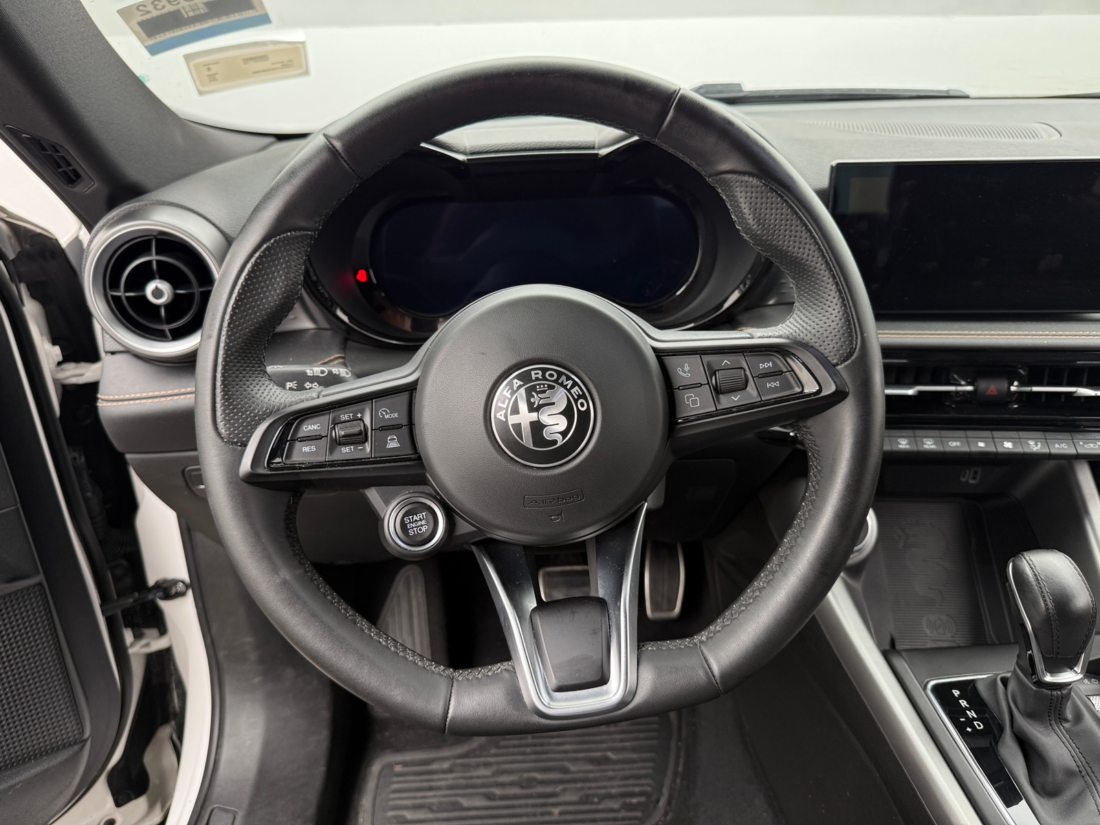 Thumbnail: 2025 Alfa Romeo Tonale - 5