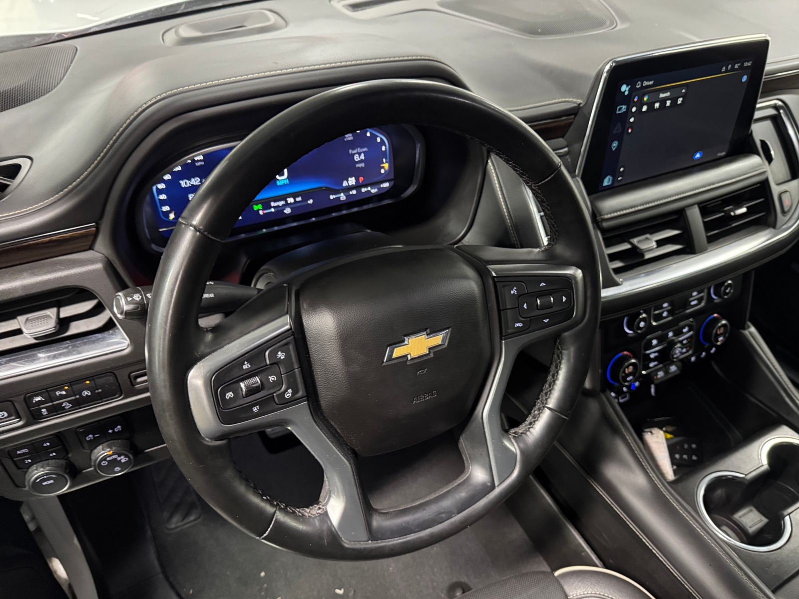 Thumbnail: 2023 Chevrolet Suburban - 4