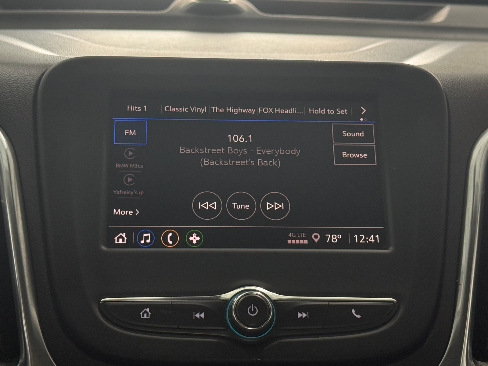 Thumbnail: 2022 Chevrolet Equinox - 4