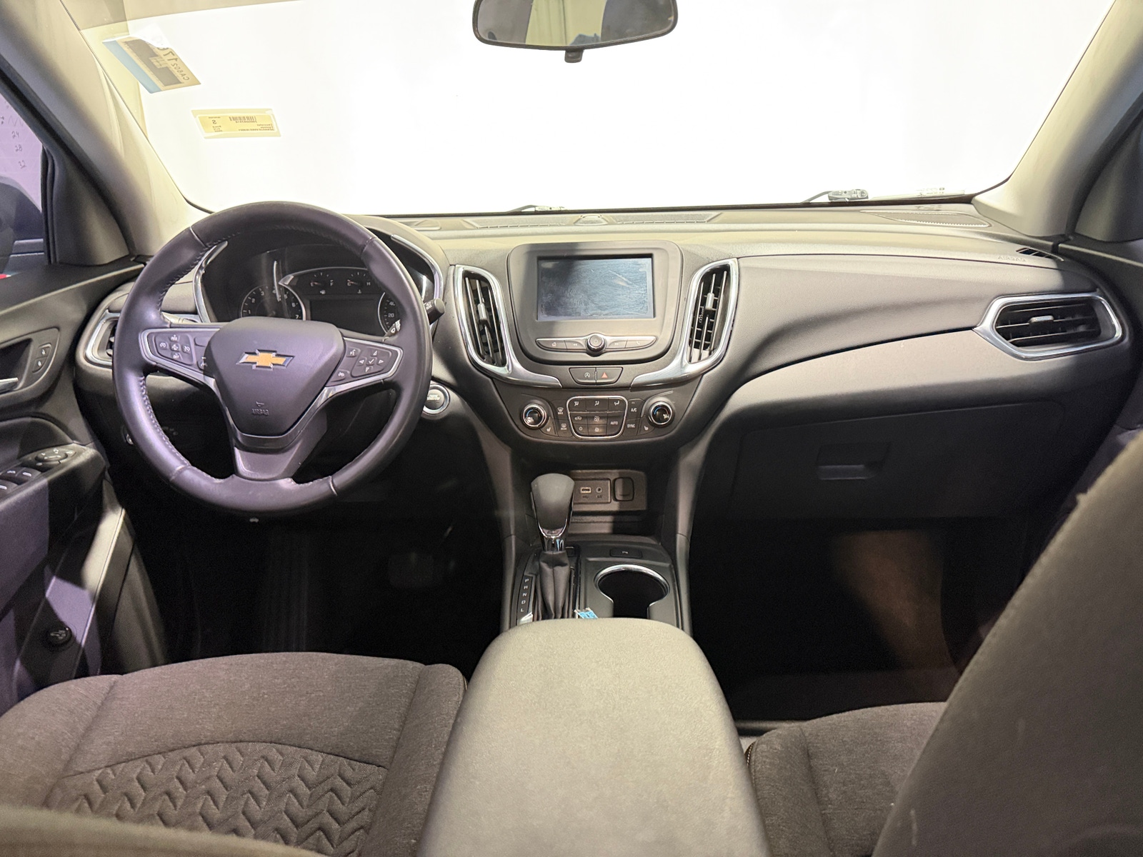 Thumbnail: 2022 Chevrolet Equinox - 3