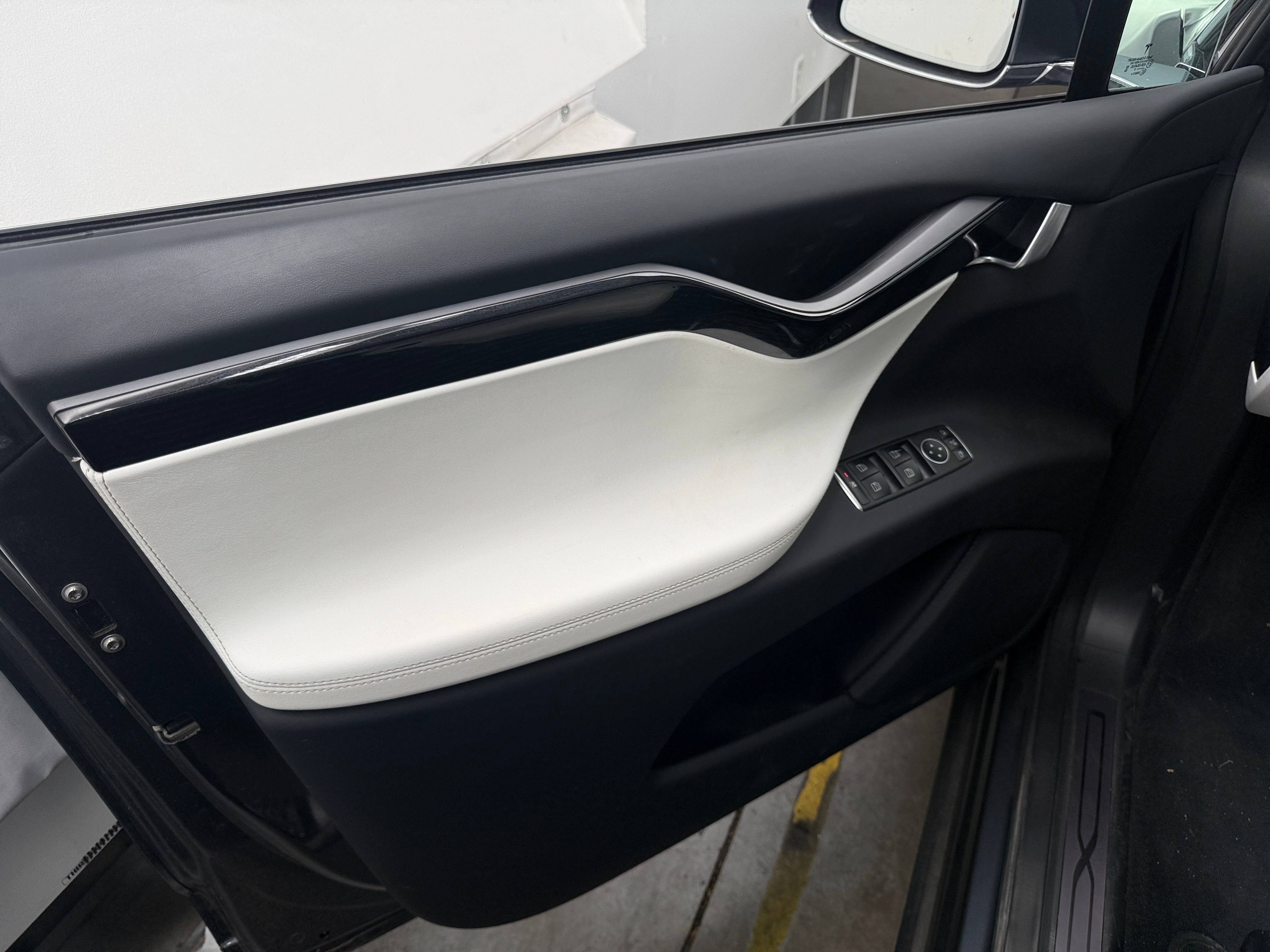 Used 2020 Tesla Model X Long Range Plus with VIN 5YJXCBE21LF261574 for sale in Oak Creek, WI
