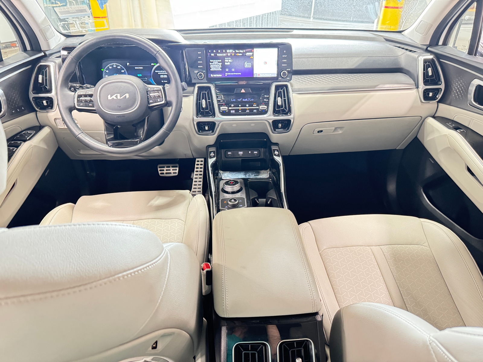 Thumbnail: 2023 Kia Sorento - 2