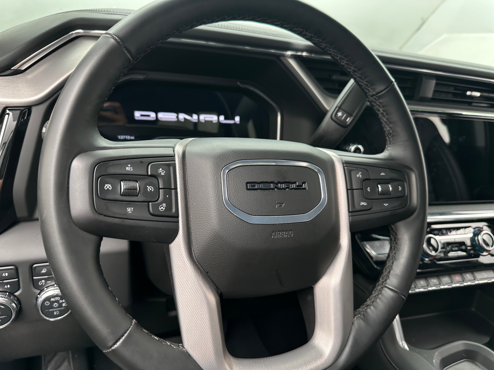Thumbnail: 2025 GMC Sierra 2500 - 4
