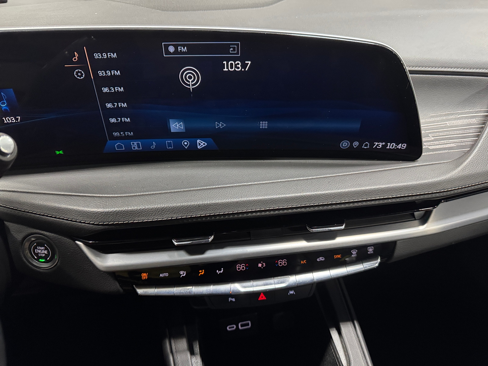 Thumbnail: 2024 Cadillac XT4 - 3