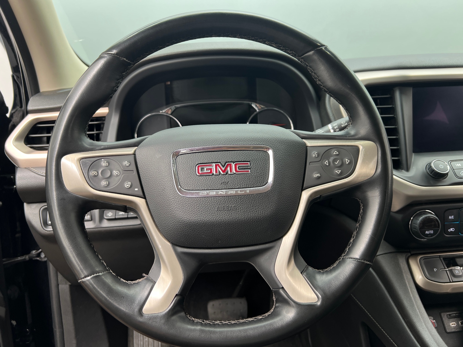 Thumbnail: 2023 GMC Acadia - 4