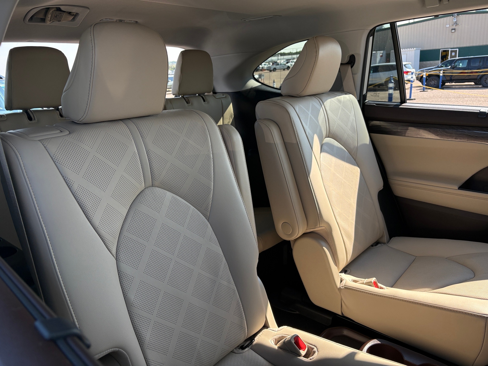 Thumbnail: 2020 Toyota Highlander - 5