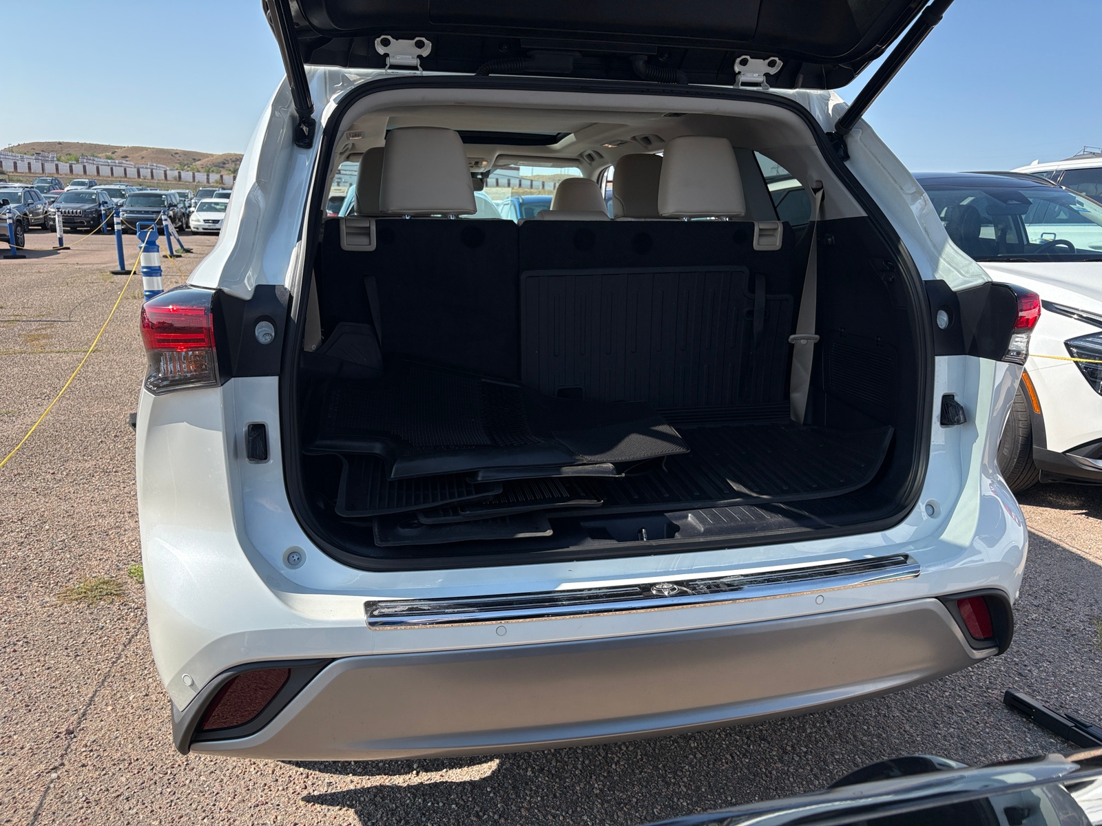 Thumbnail: 2020 Toyota Highlander - 6