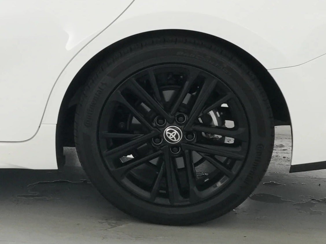 2025 Toyota Camry SE - Photo 17