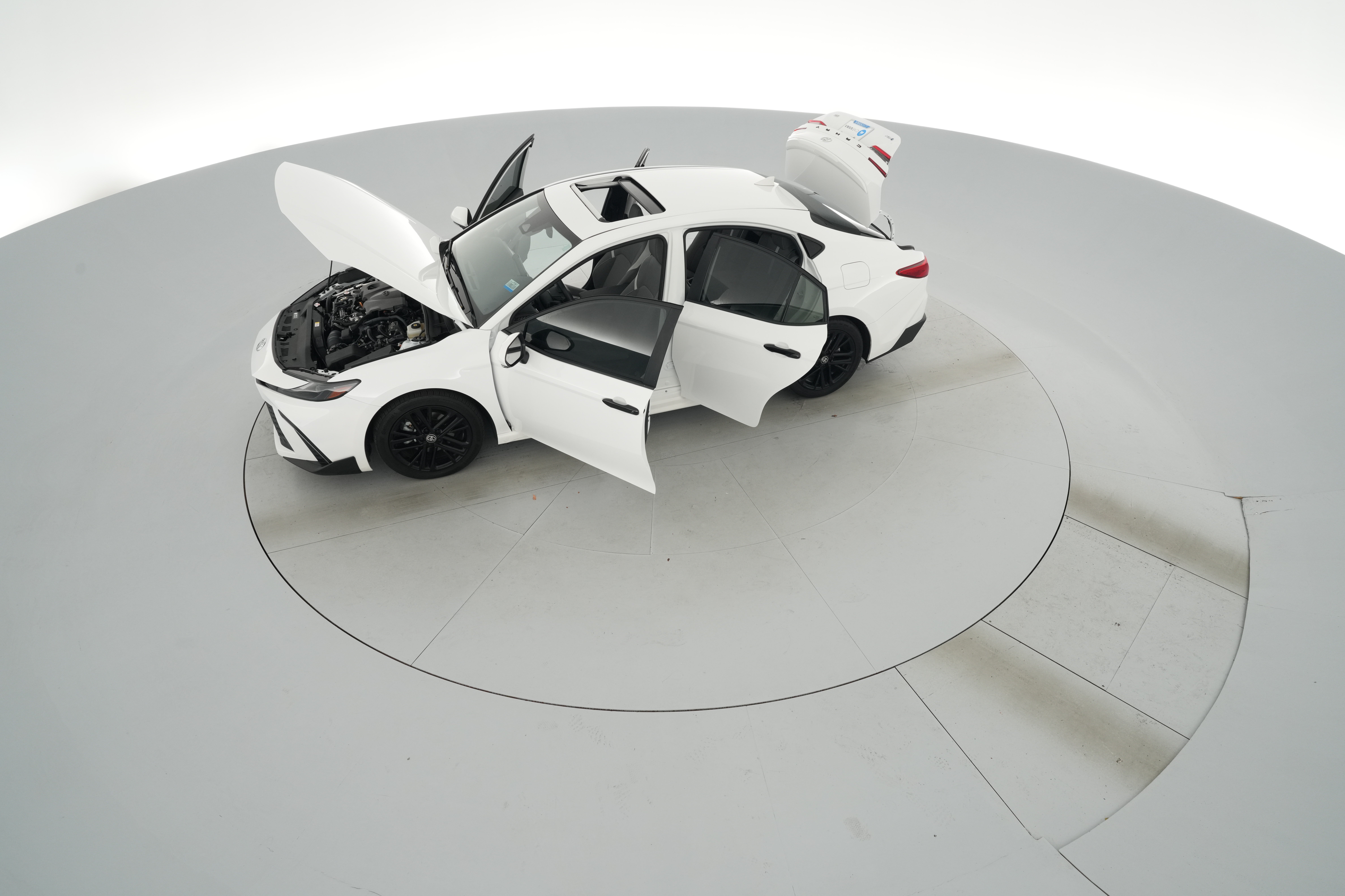 2025 Toyota Camry SE - Photo 40