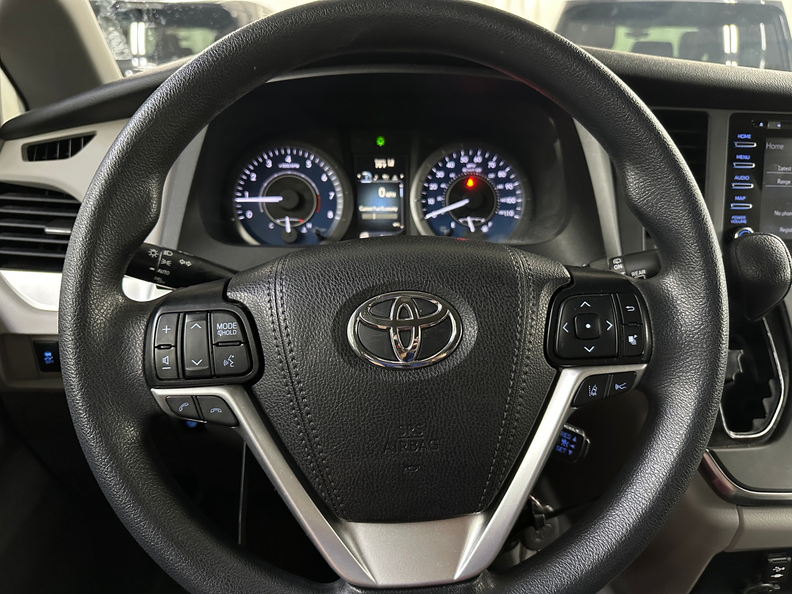 Thumbnail: 2019 Toyota Sienna - 5