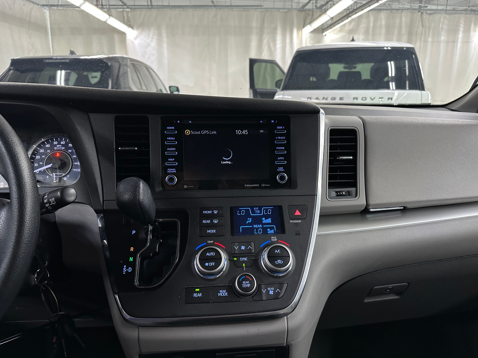 Thumbnail: 2019 Toyota Sienna - 4